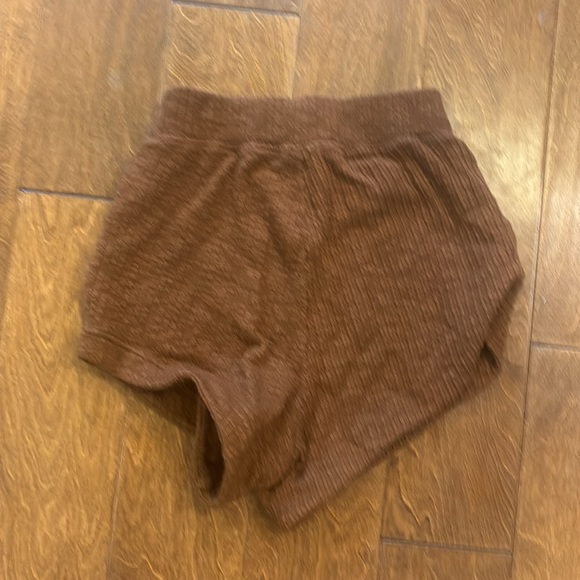 Free people xs super cute high waisted shorts - Picture 3 of 3